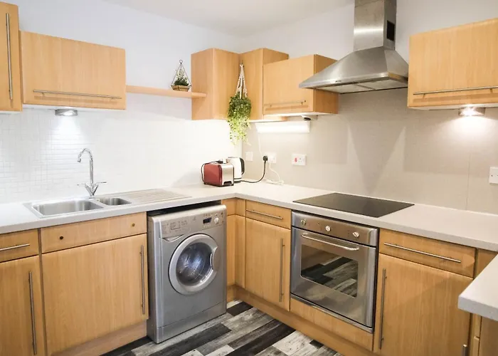 Modern & Spacious City Centre Apartment For Long Stay