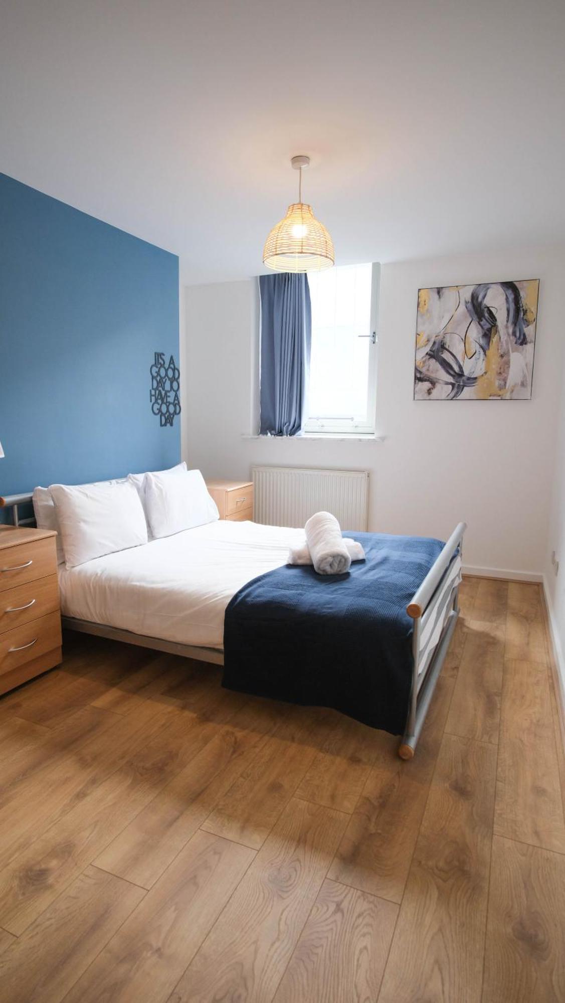 Modern & Spacious Centre For Long Apartment *